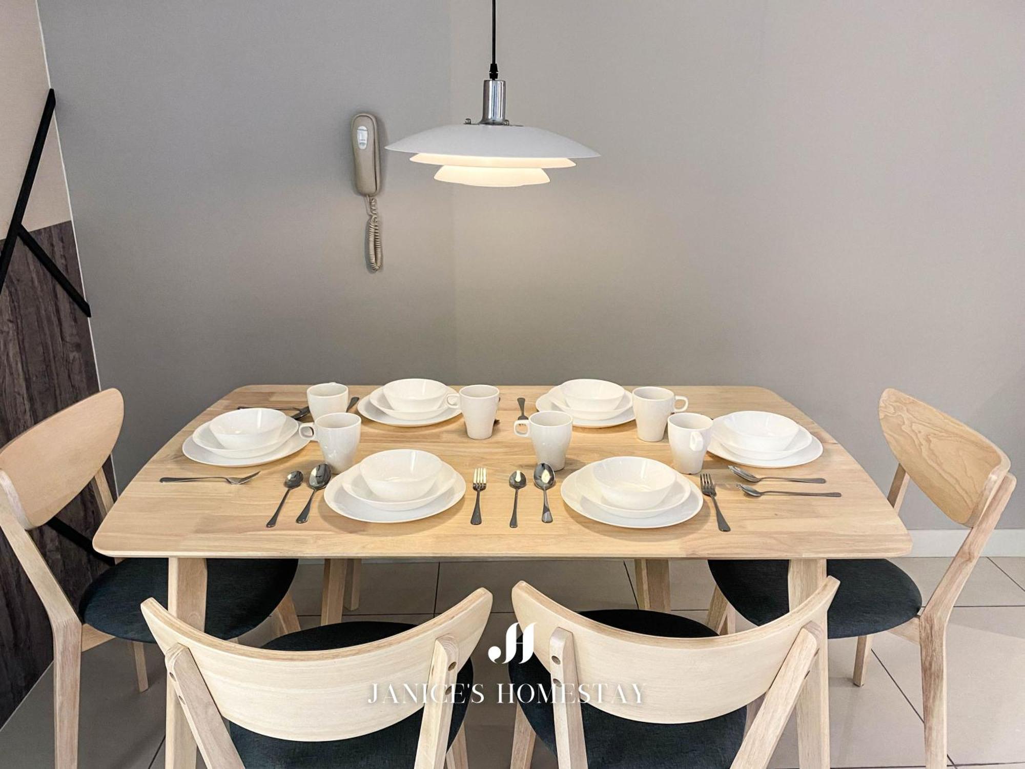 Apartment Continew By Janice's