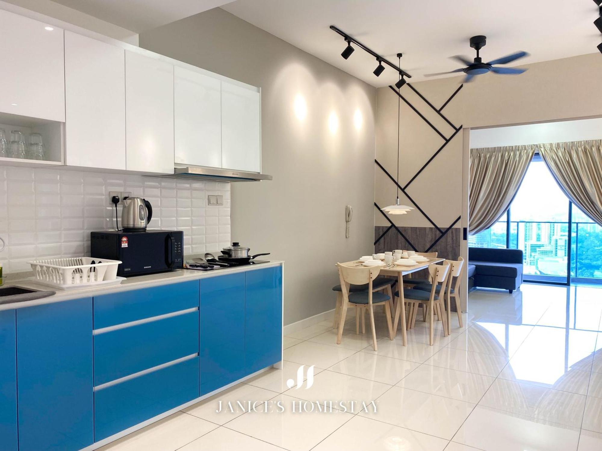 Apartment Continew By Janice's