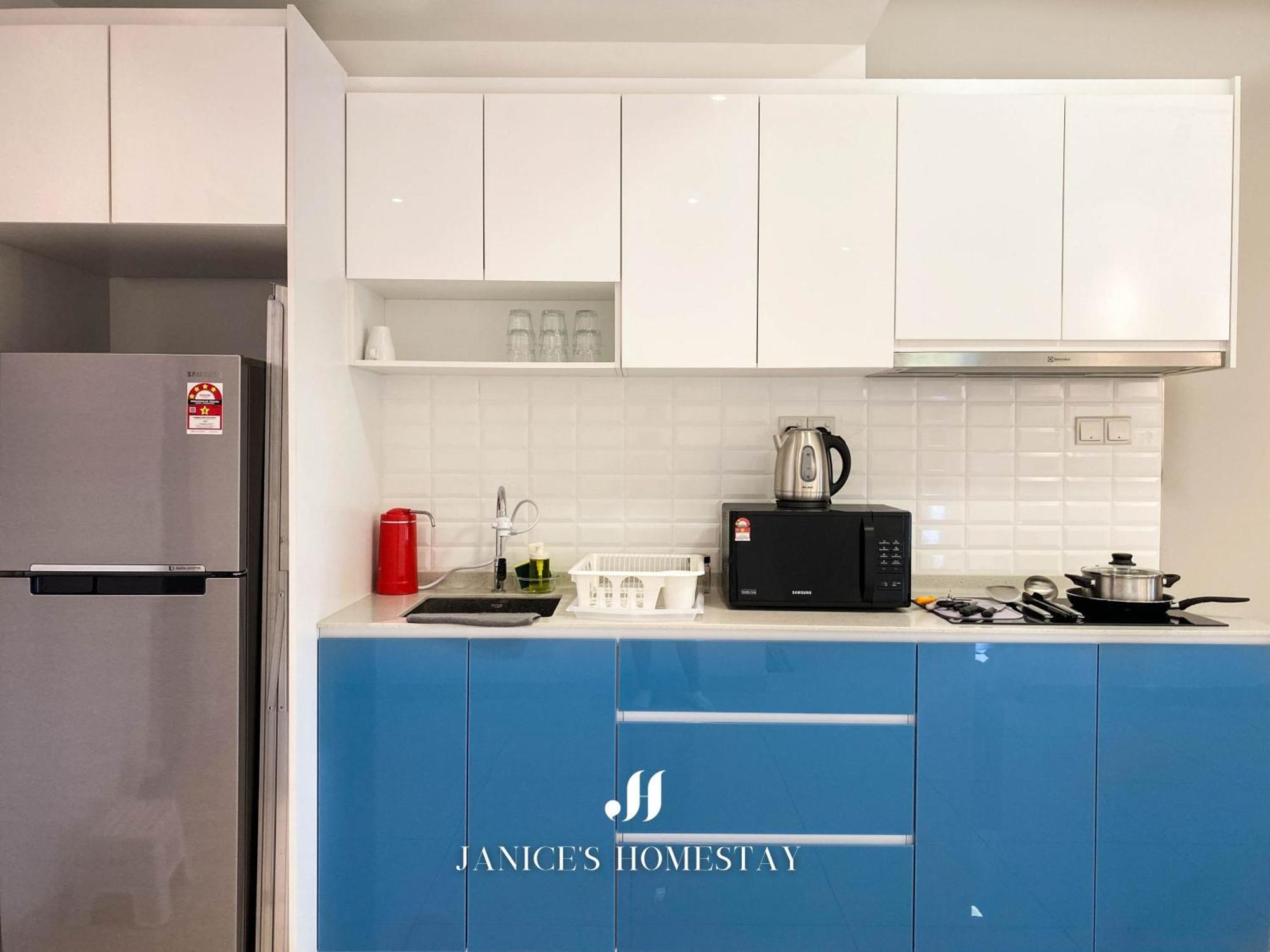 Apartment Continew By Janice's